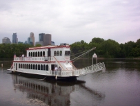 the minneapolis queen sightseeing boat cruise